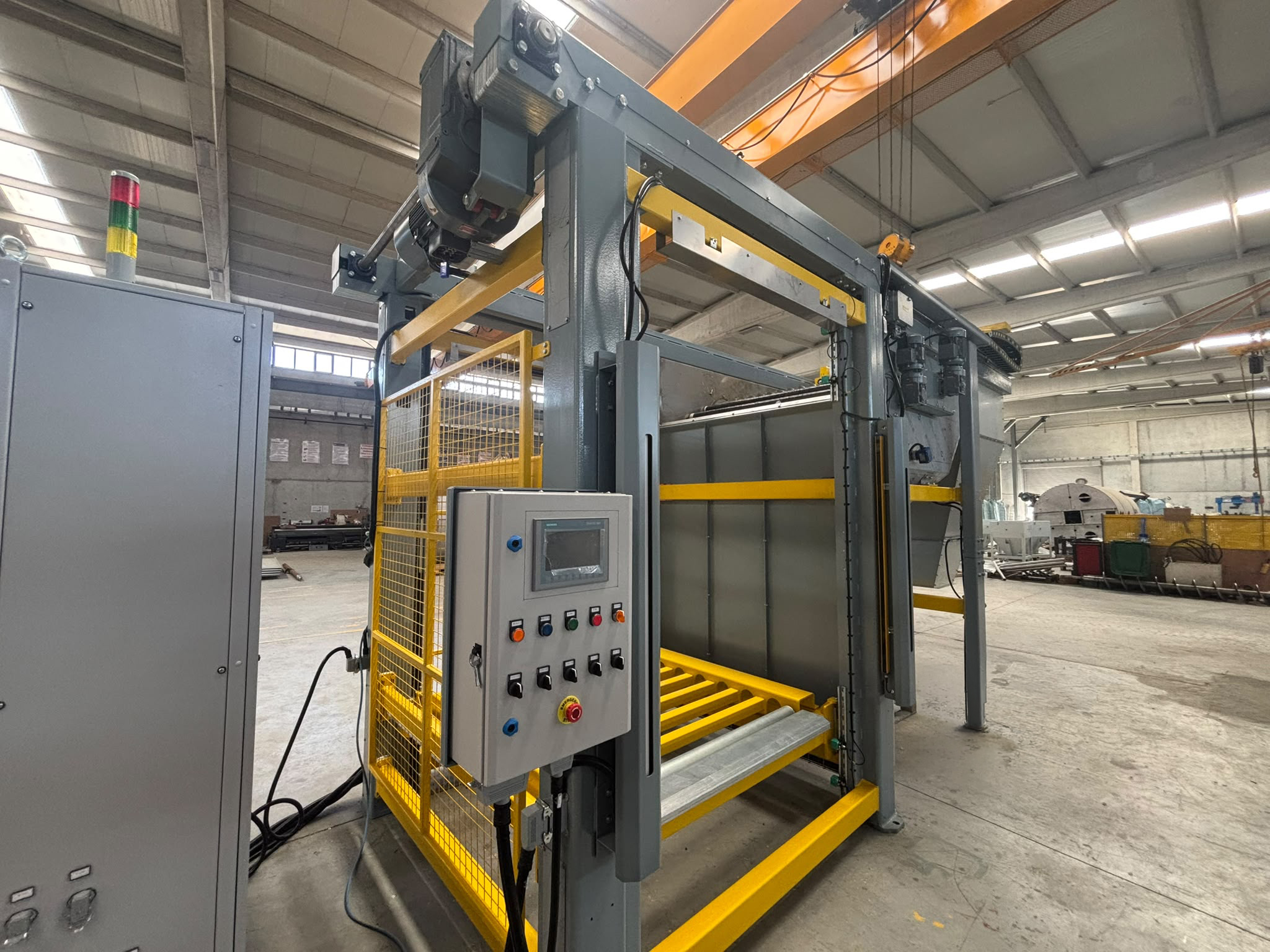 Bagomax control panel and safety enclosure